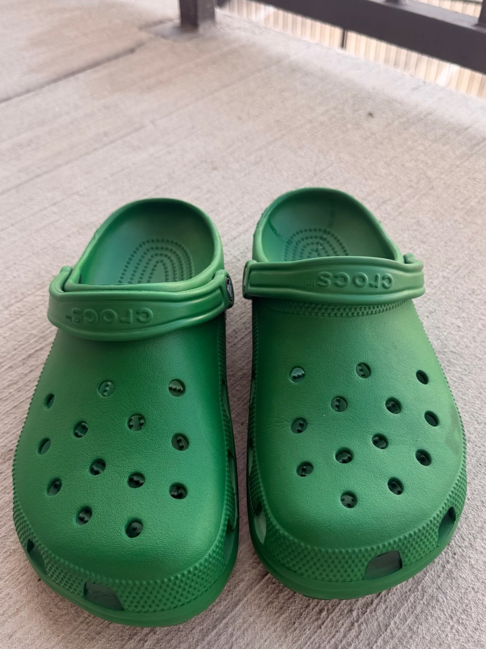 CROCS Classic Clogs in Green